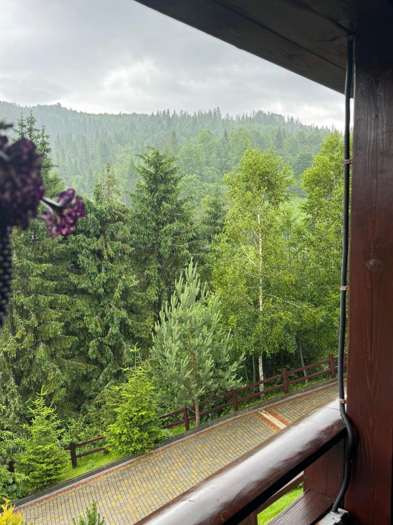 Georgiy Hotel Oryavchyk Exterior photo